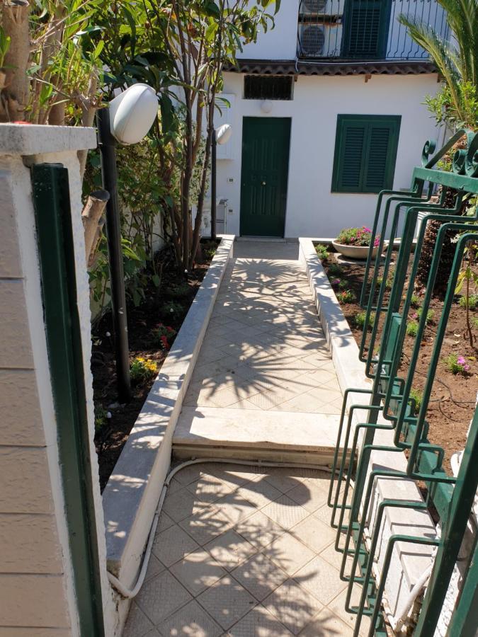 La Villa Fronte Spiaggia Bandiera Blu Sperlonga Exteriér fotografie